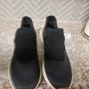 Brand New DMX FOAM Reebok sneakers